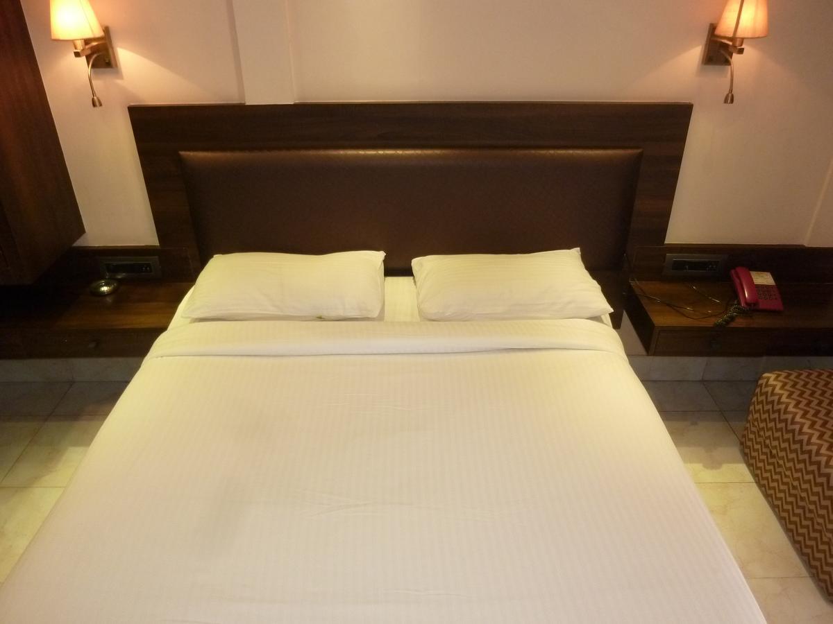 Hotel New Bengal Mumbai  Buitenkant foto