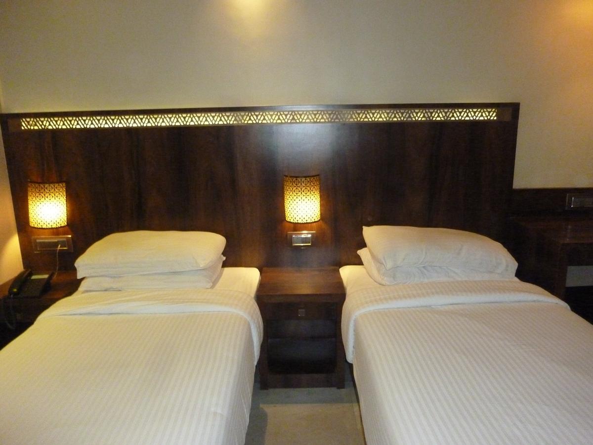 Hotel New Bengal Mumbai  Buitenkant foto