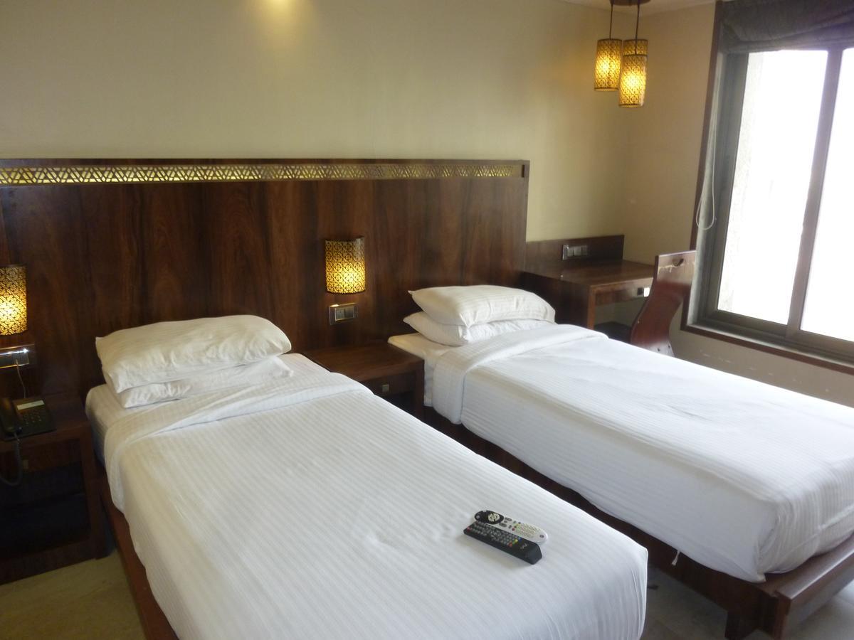 Hotel New Bengal Mumbai  Buitenkant foto